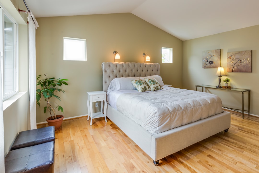 Photo master bedroom lamp