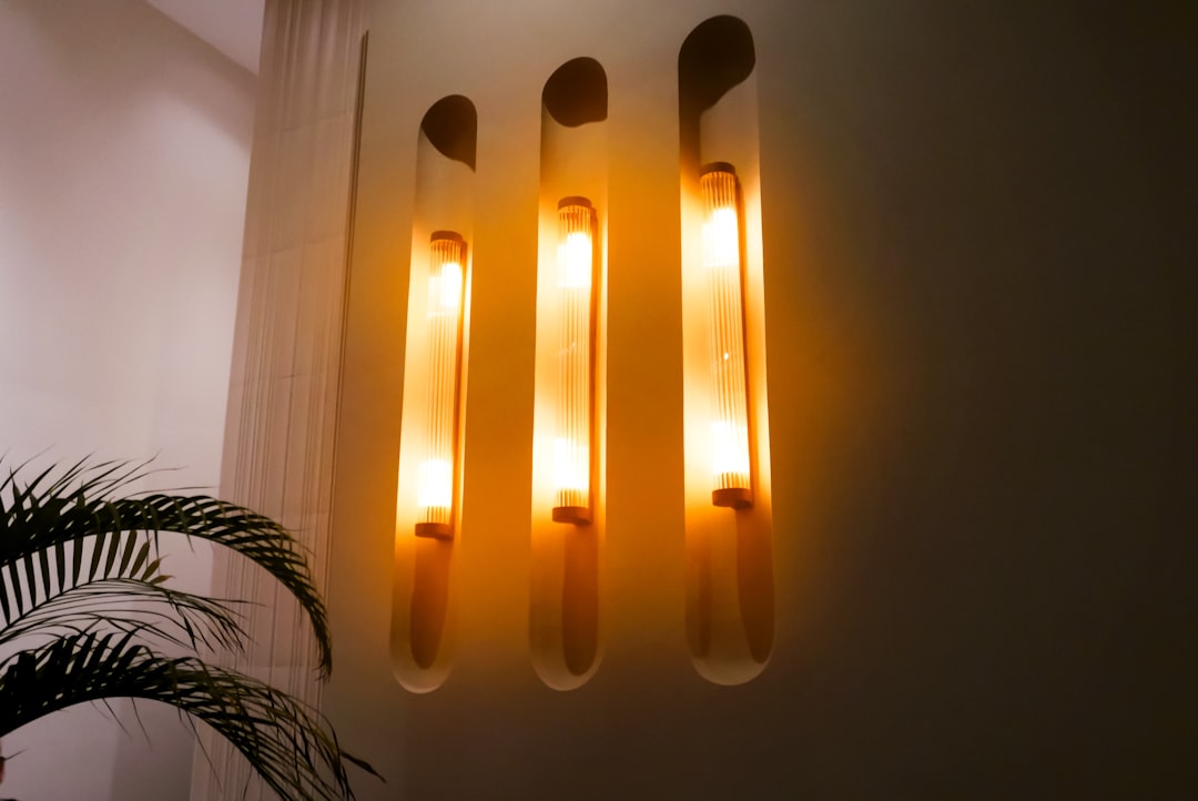 Photo alabaster wall sconce